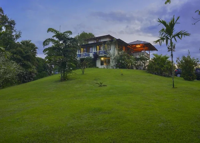 Casa Drake Lodge